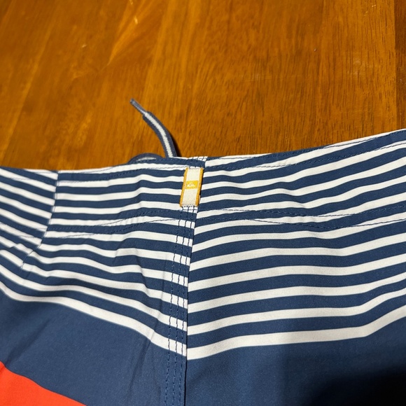 Quiksilver Waterman Striped Stretch Boardshorts Blue Red White 36 21” Outseam - Picture 8 of 9